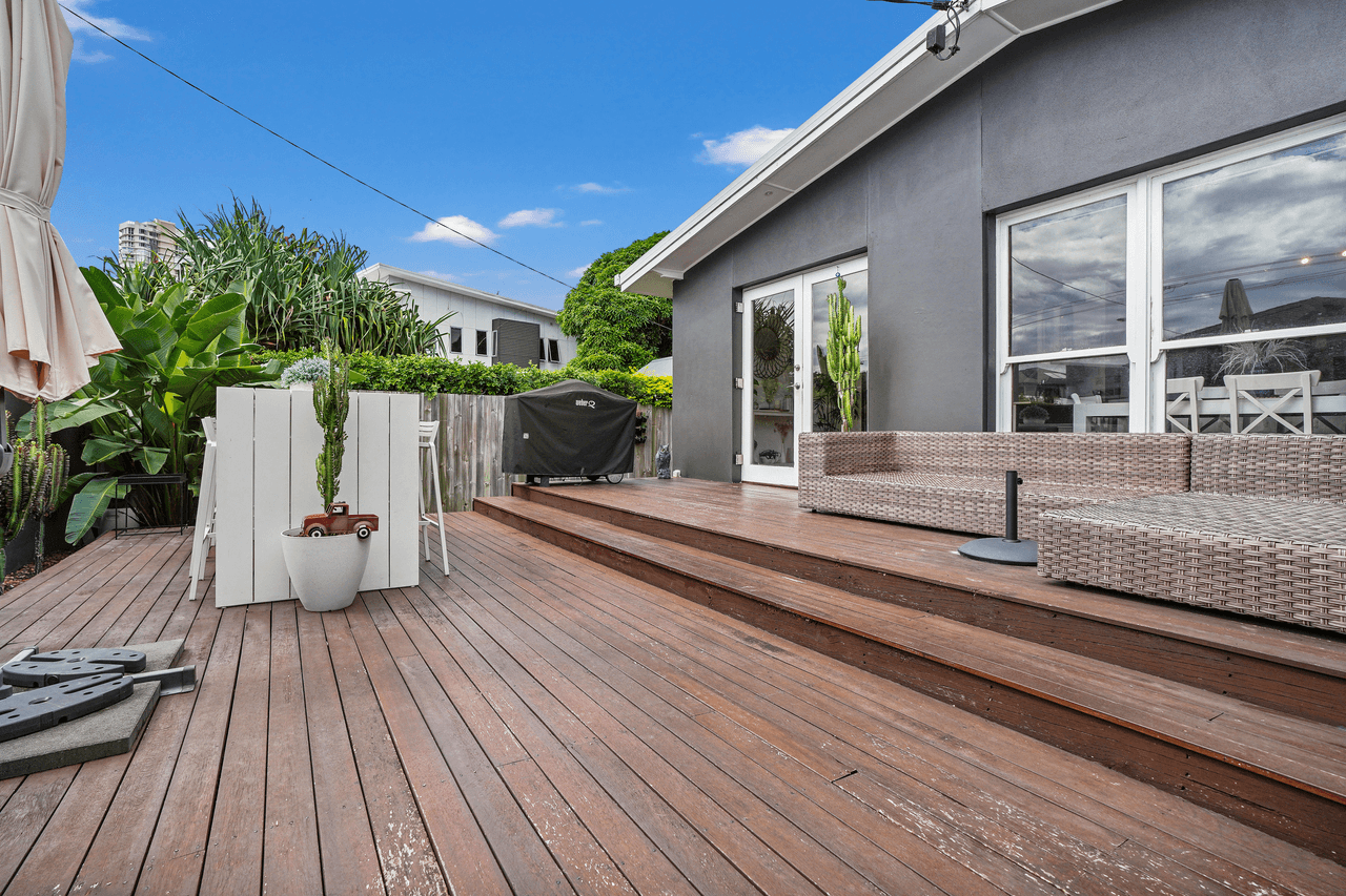 28 Banksia Broadway, BURLEIGH HEADS, QLD 4220