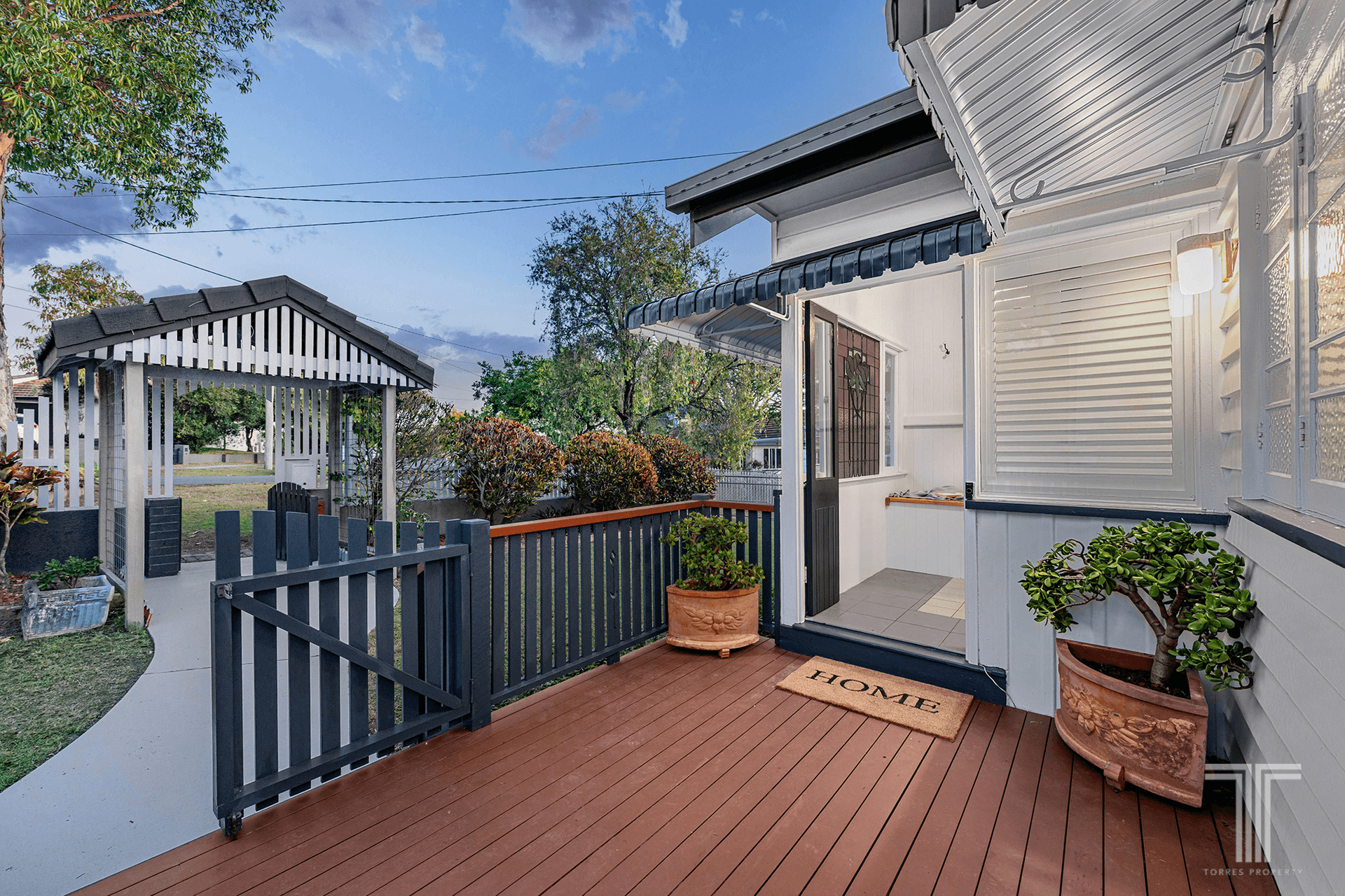 15 Albert Street, Holland Park West, QLD 4121