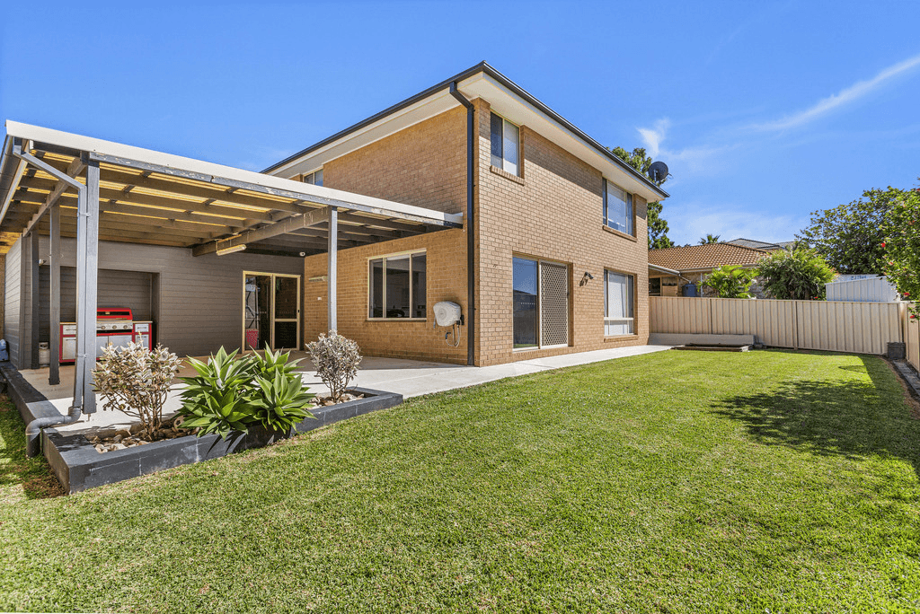 18 Downes Drive, ALBION PARK, NSW 2527