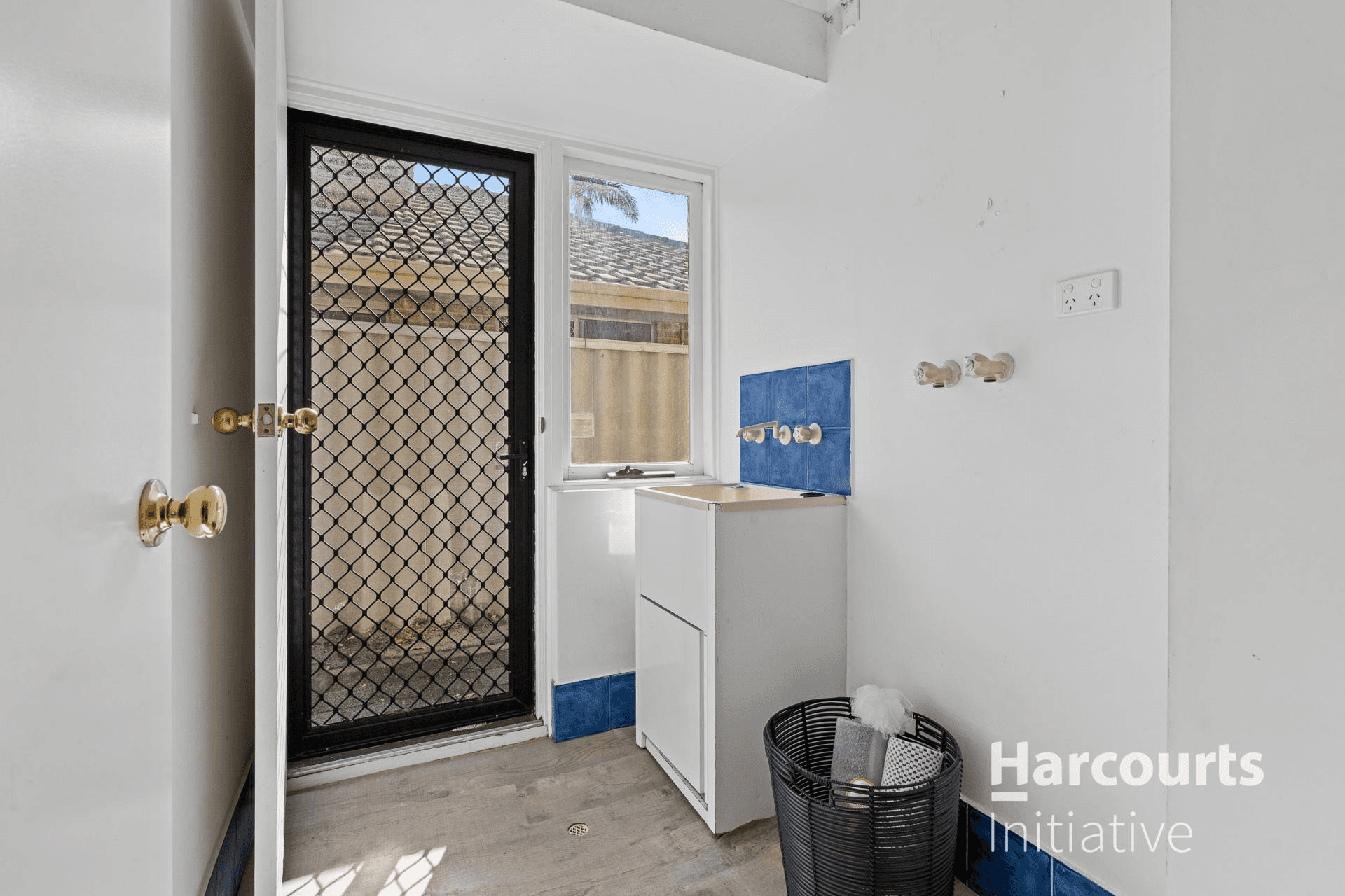 24 Moss Street, HUNTINGDALE, WA 6110