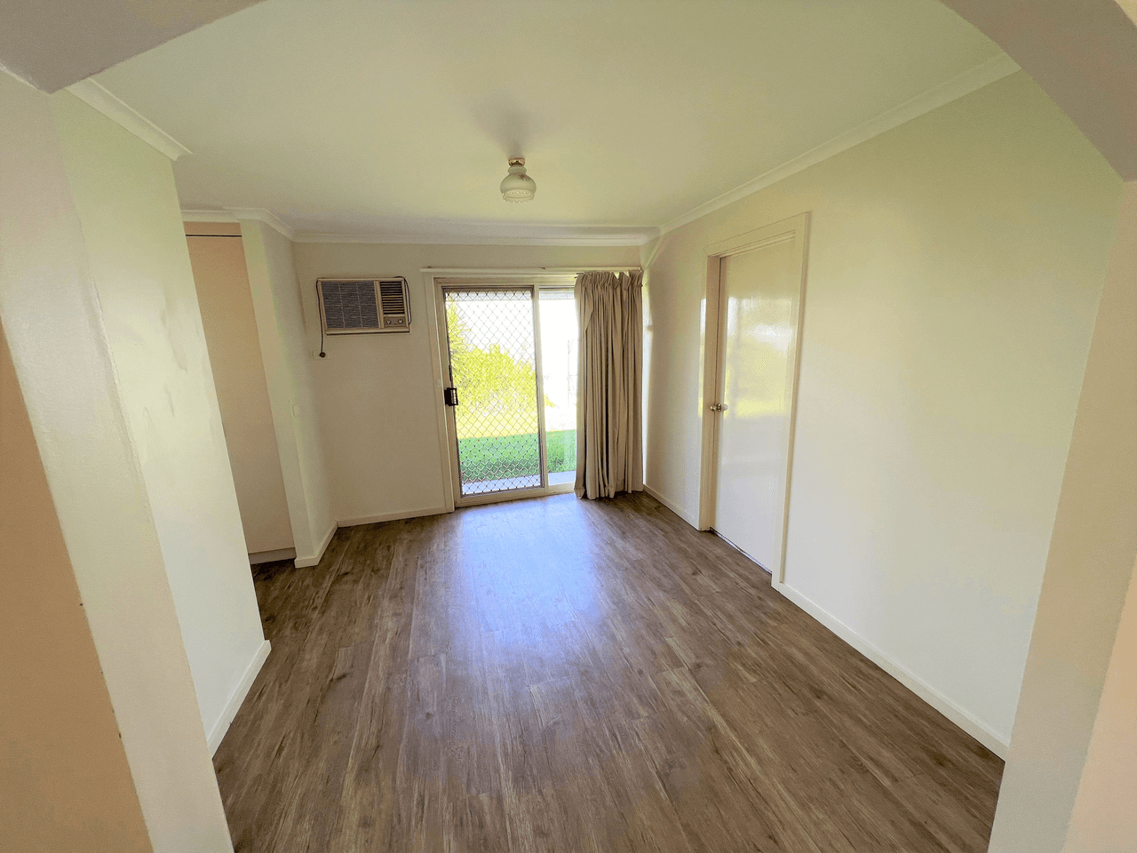 Unit 1 and 2/448 Cressy Street, DENILIQUIN, NSW 2710