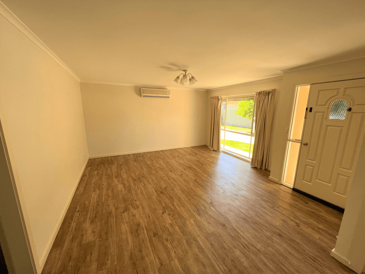 Unit 1 and 2/448 Cressy Street, DENILIQUIN, NSW 2710