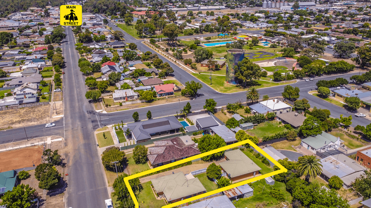 Unit 1 and 2/448 Cressy Street, DENILIQUIN, NSW 2710