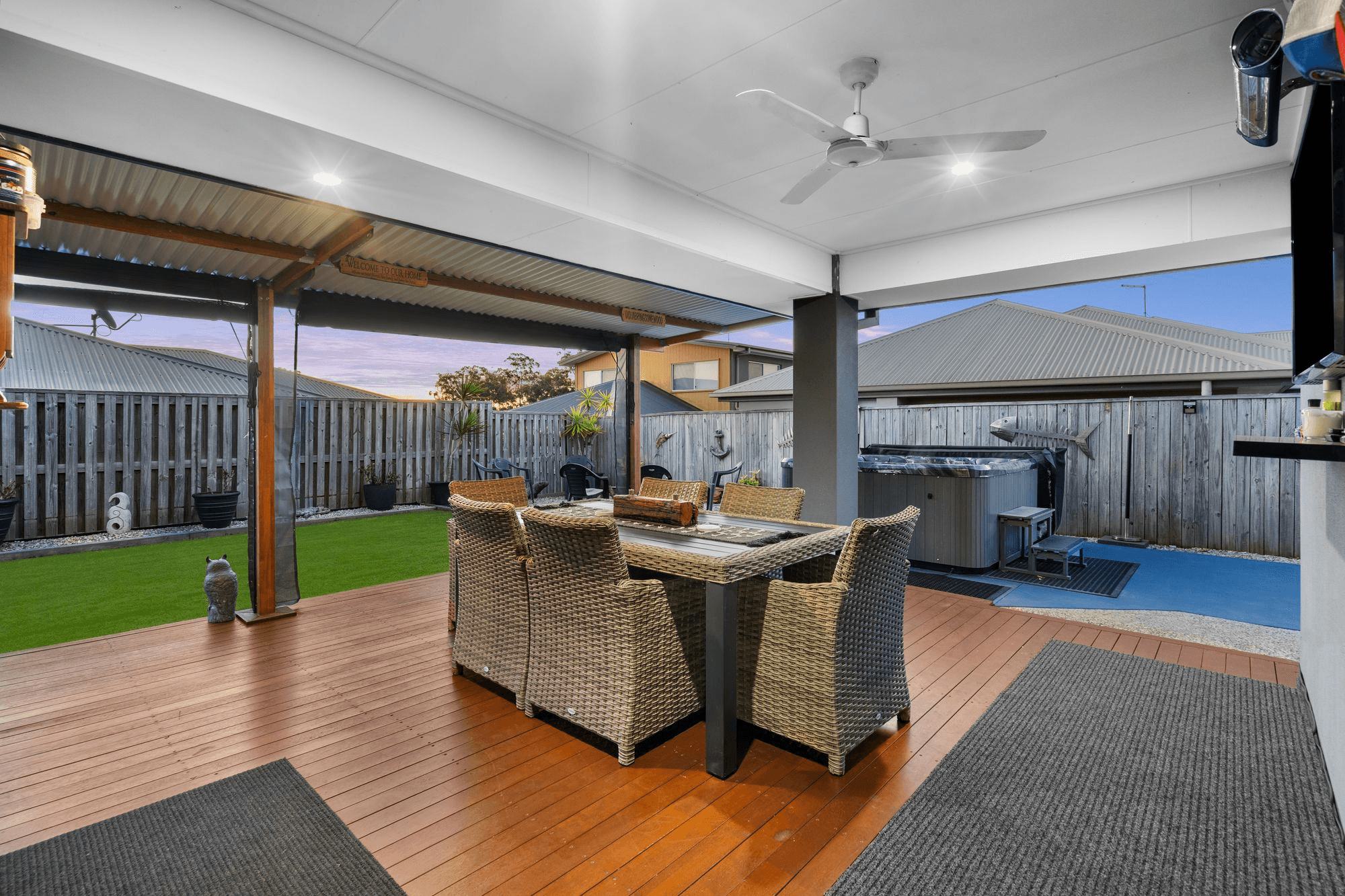 10 Longstaff Crescent, PIMPAMA, QLD 4209