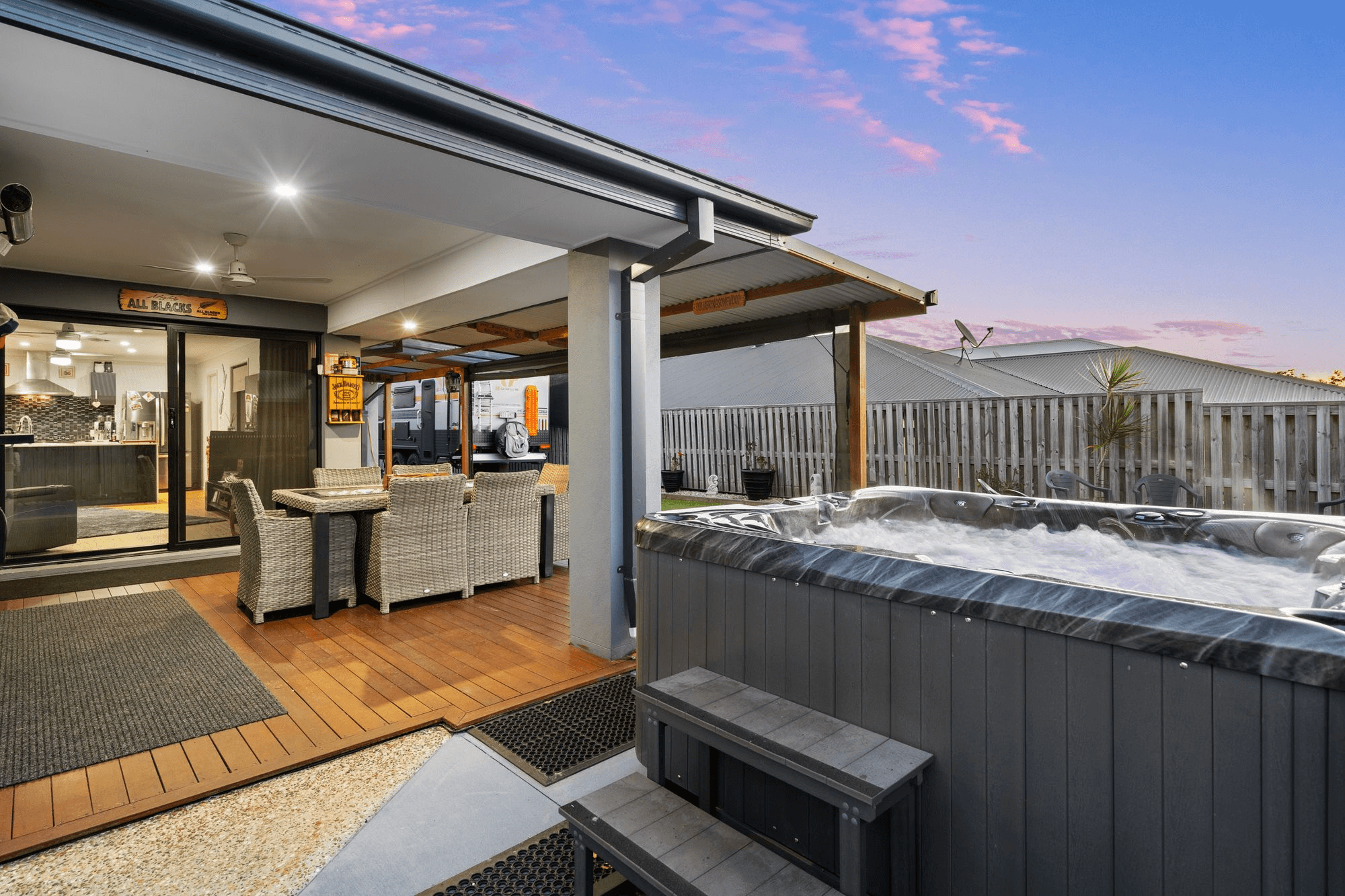 10 Longstaff Crescent, PIMPAMA, QLD 4209