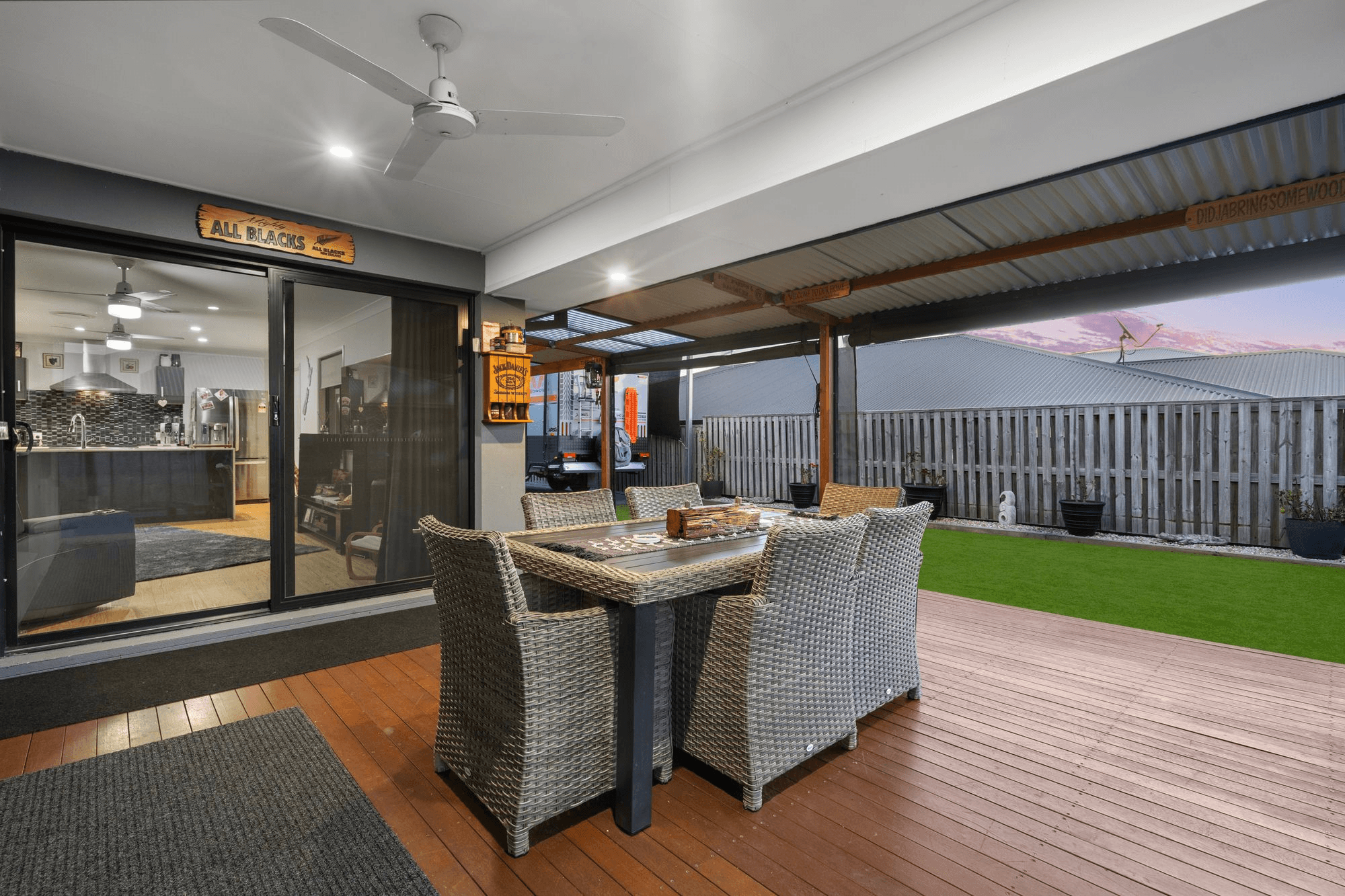 10 Longstaff Crescent, PIMPAMA, QLD 4209