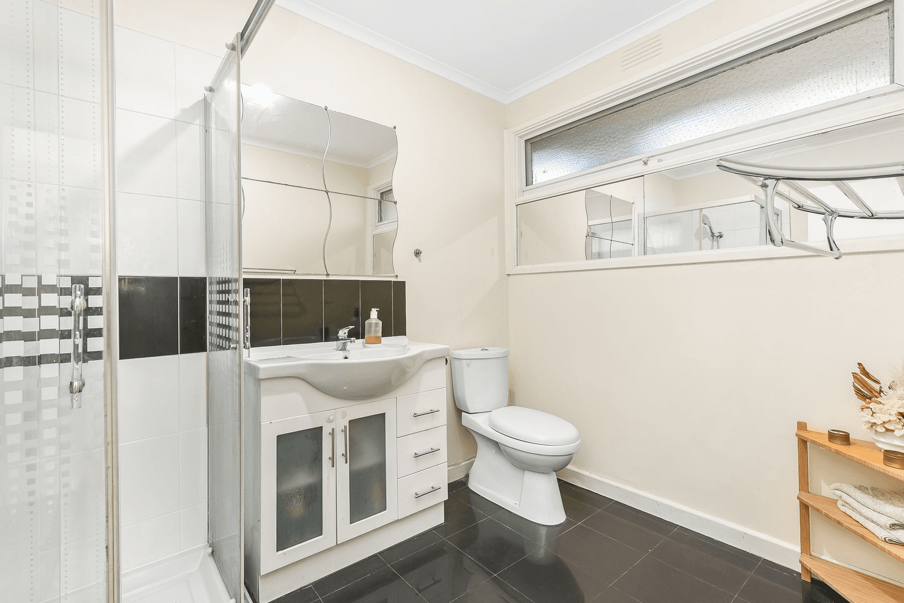 1/8 Woomera Avenue, KEYSBOROUGH, VIC 3173