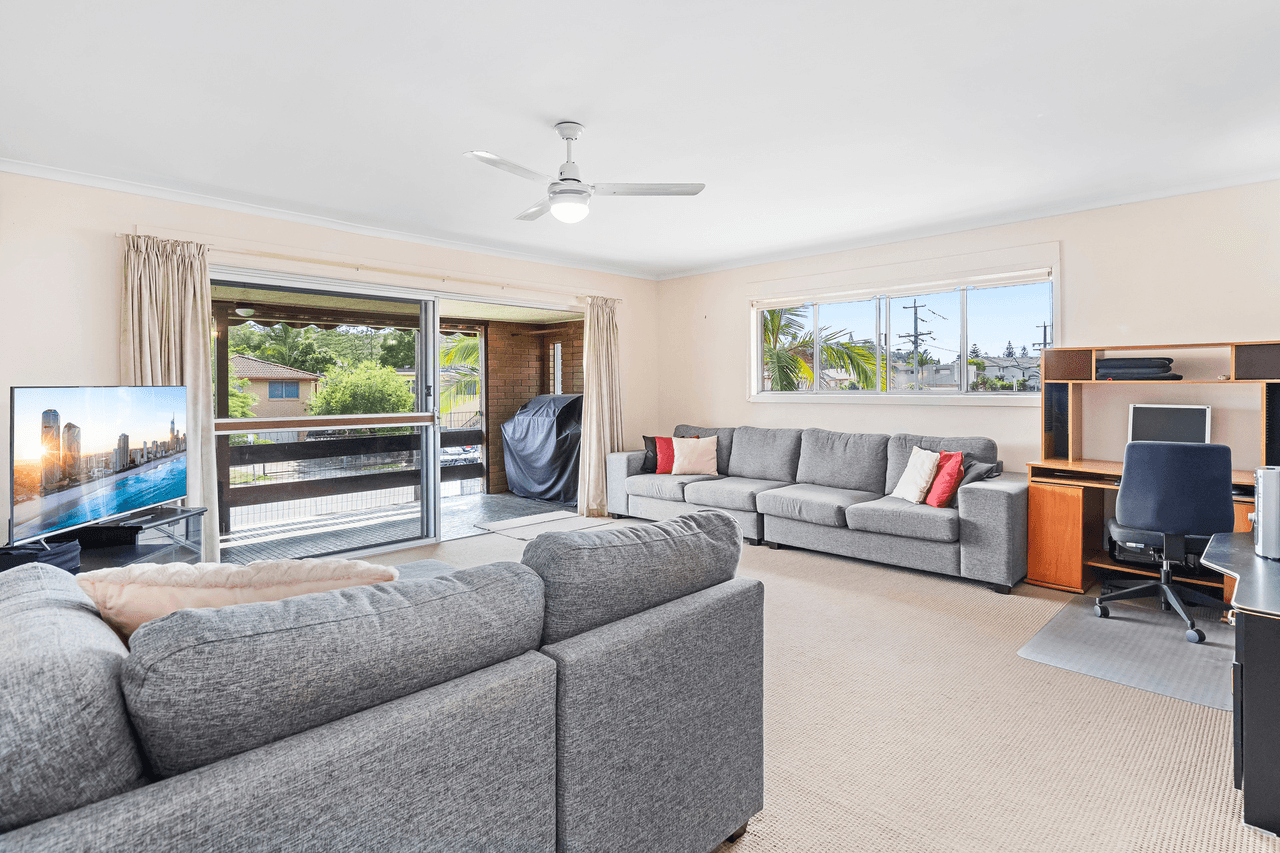 26 Tallebudgera Drive, PALM BEACH, QLD 4221