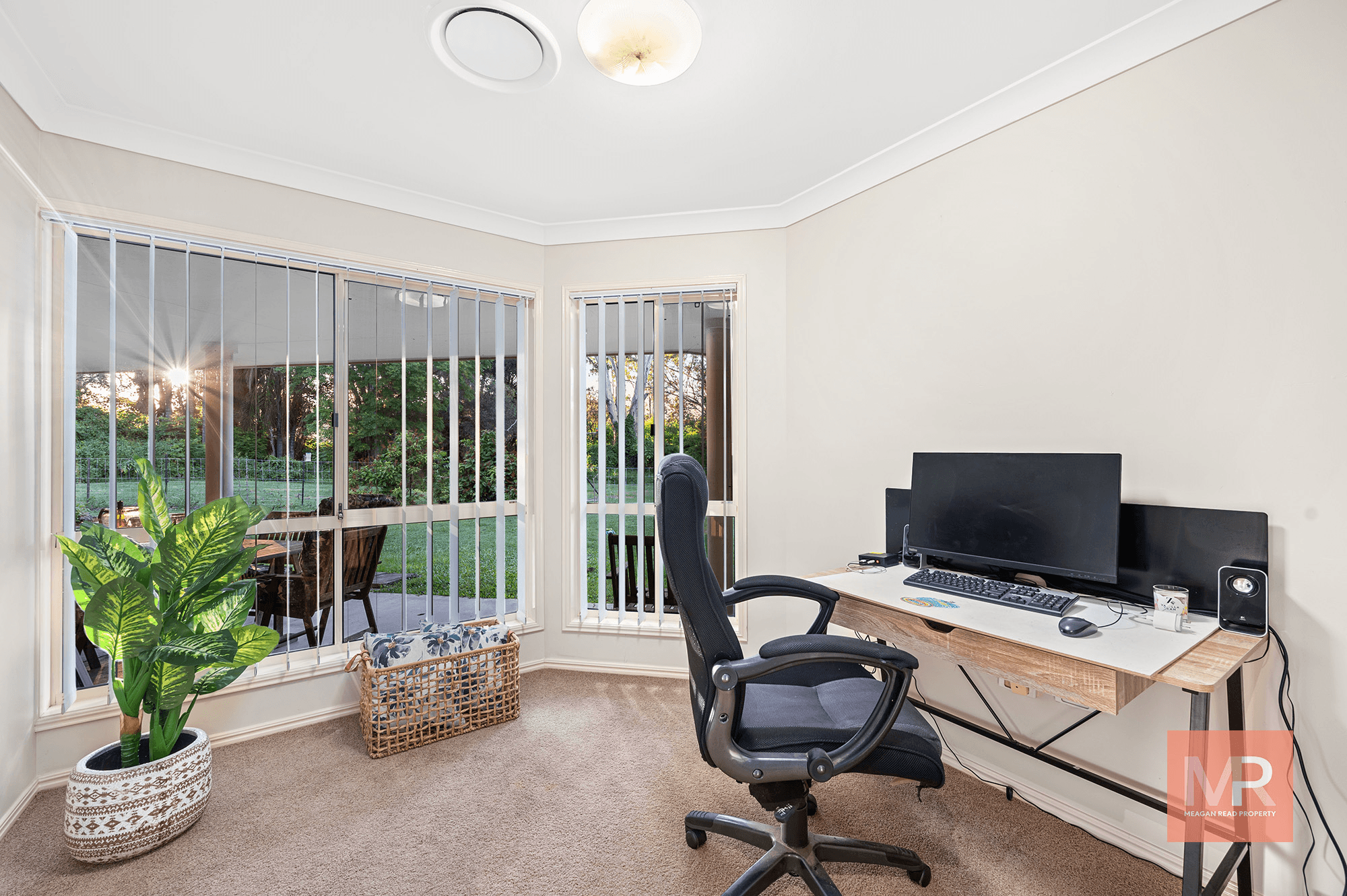 1-11 Canterbury Drive, MUNDOOLUN, QLD 4285