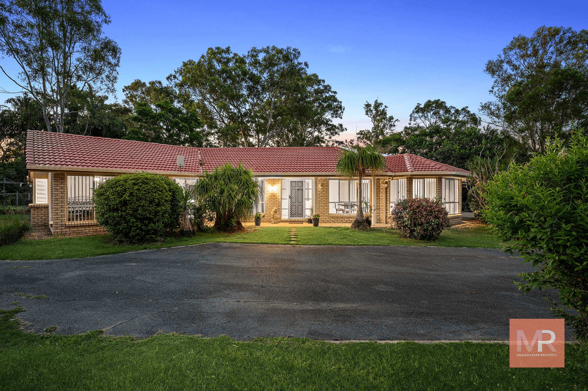 1-11 Canterbury Drive, MUNDOOLUN, QLD 4285