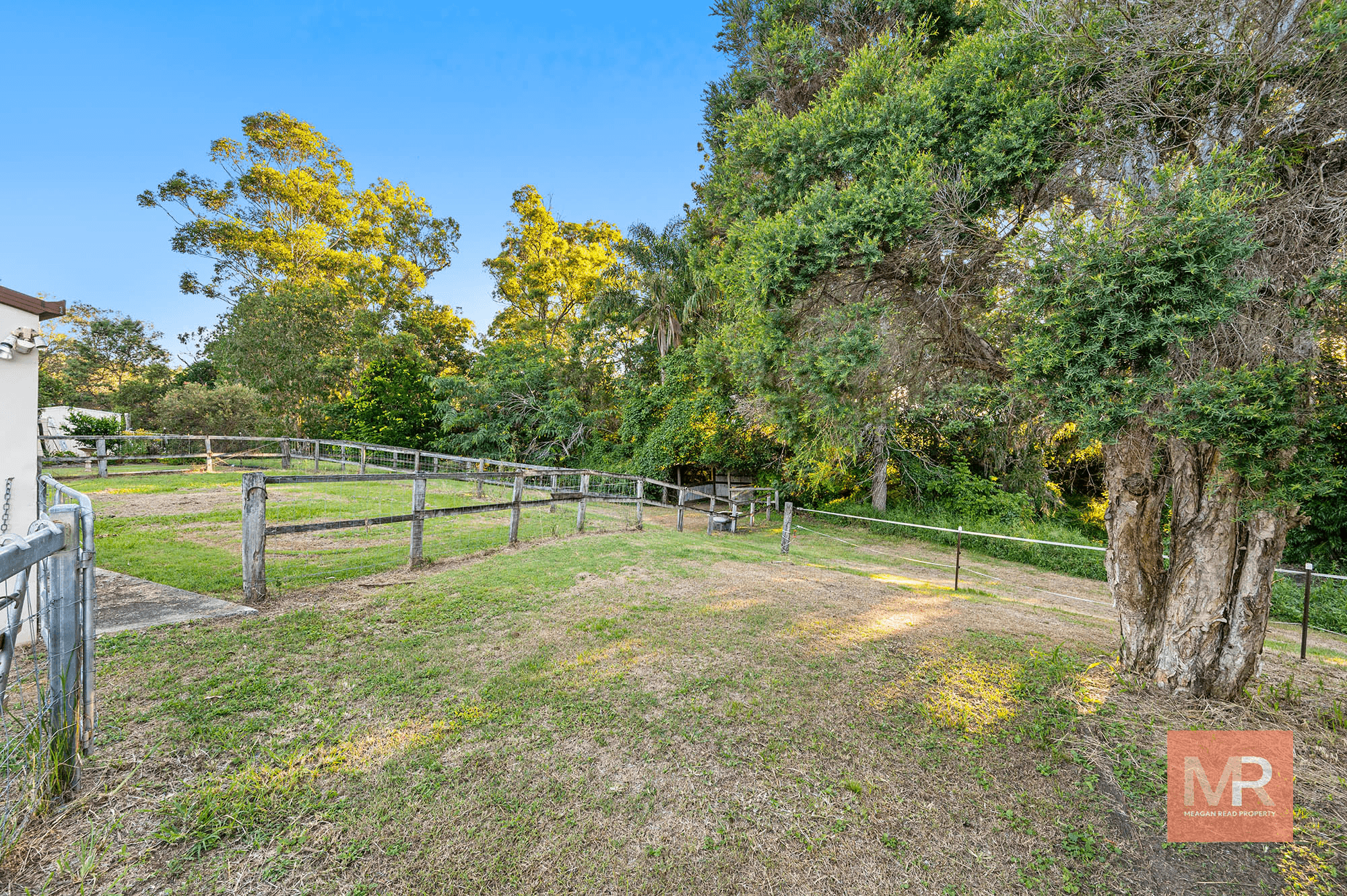 1-11 Canterbury Drive, MUNDOOLUN, QLD 4285