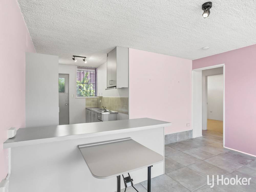 2/9 Meredith Street, REDCLIFFE, QLD 4020