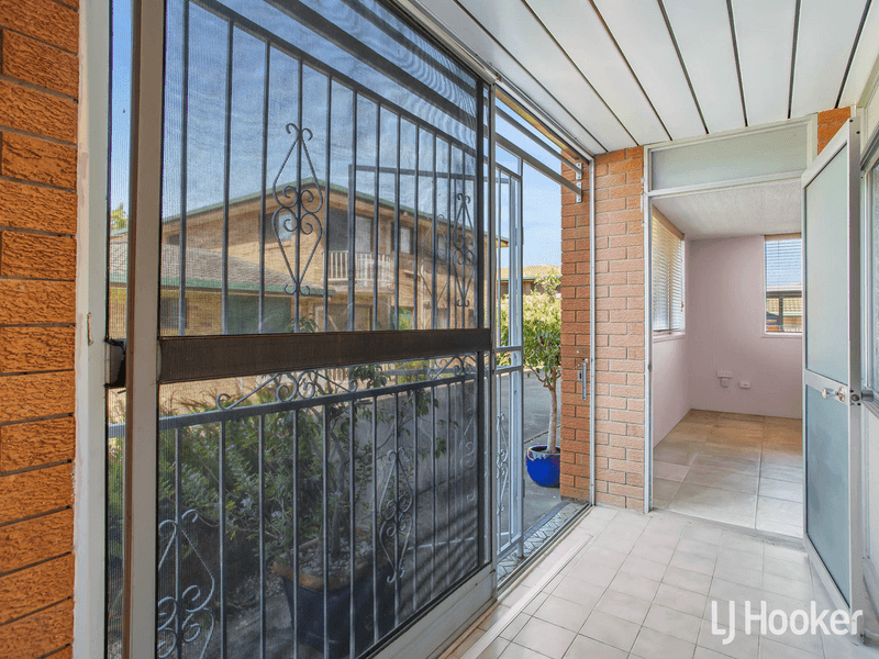 2/9 Meredith Street, REDCLIFFE, QLD 4020