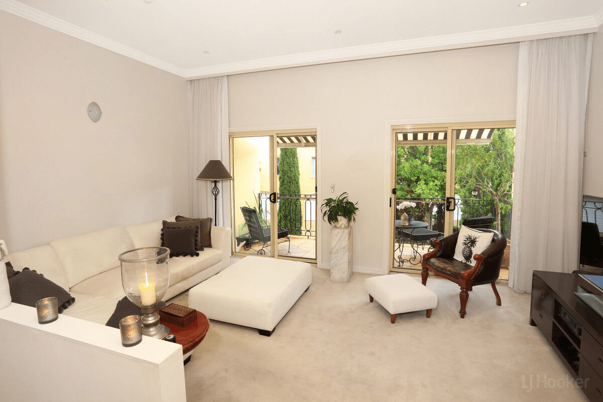 6/14 Pendraat Parade, HOPE ISLAND, QLD 4212