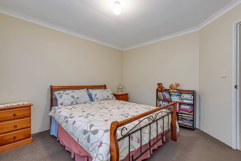 4 Bass Chase, YANCHEP, WA 6035