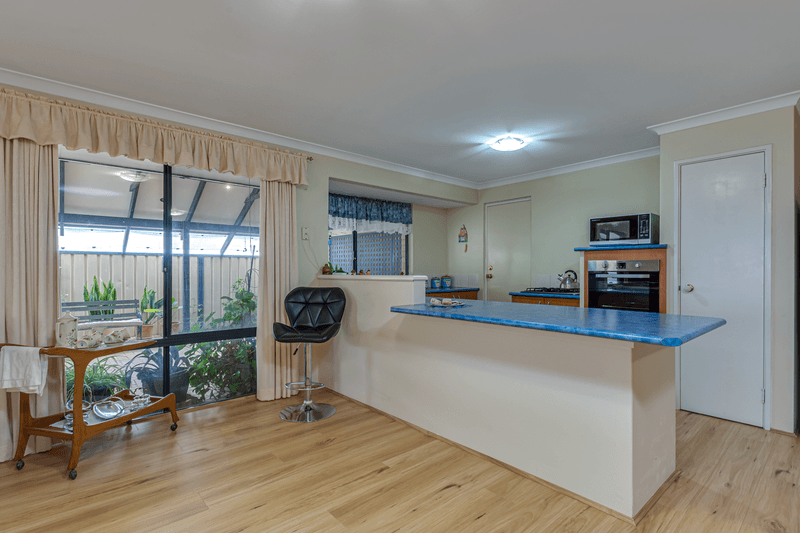 4 Bass Chase, YANCHEP, WA 6035