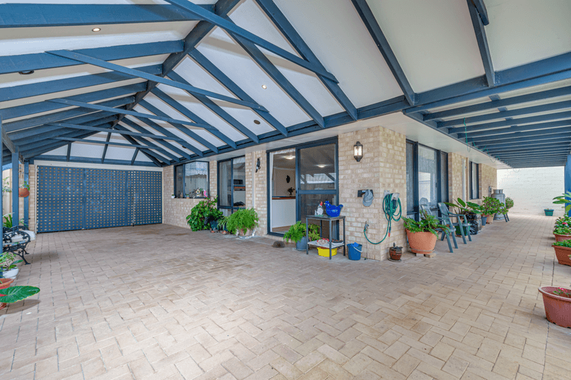 4 Bass Chase, YANCHEP, WA 6035