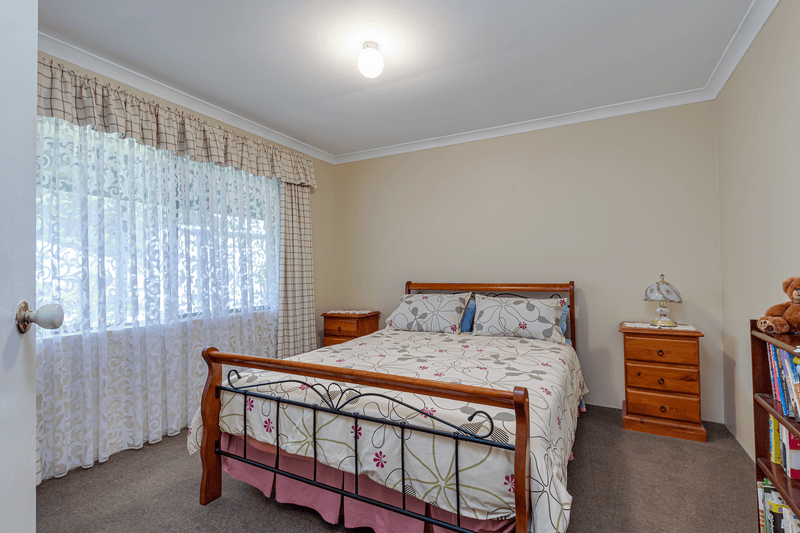 4 Bass Chase, YANCHEP, WA 6035