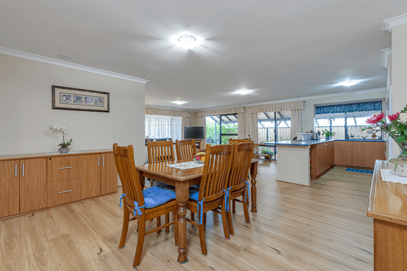 4 Bass Chase, YANCHEP, WA 6035