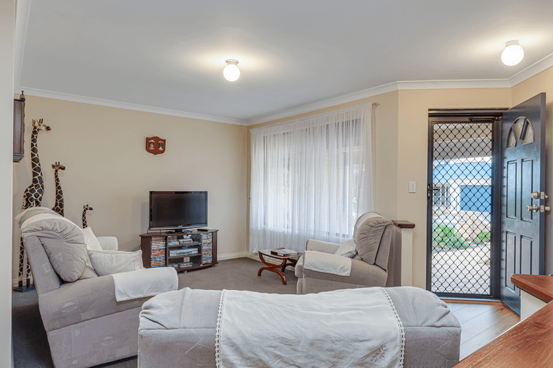 4 Bass Chase, YANCHEP, WA 6035