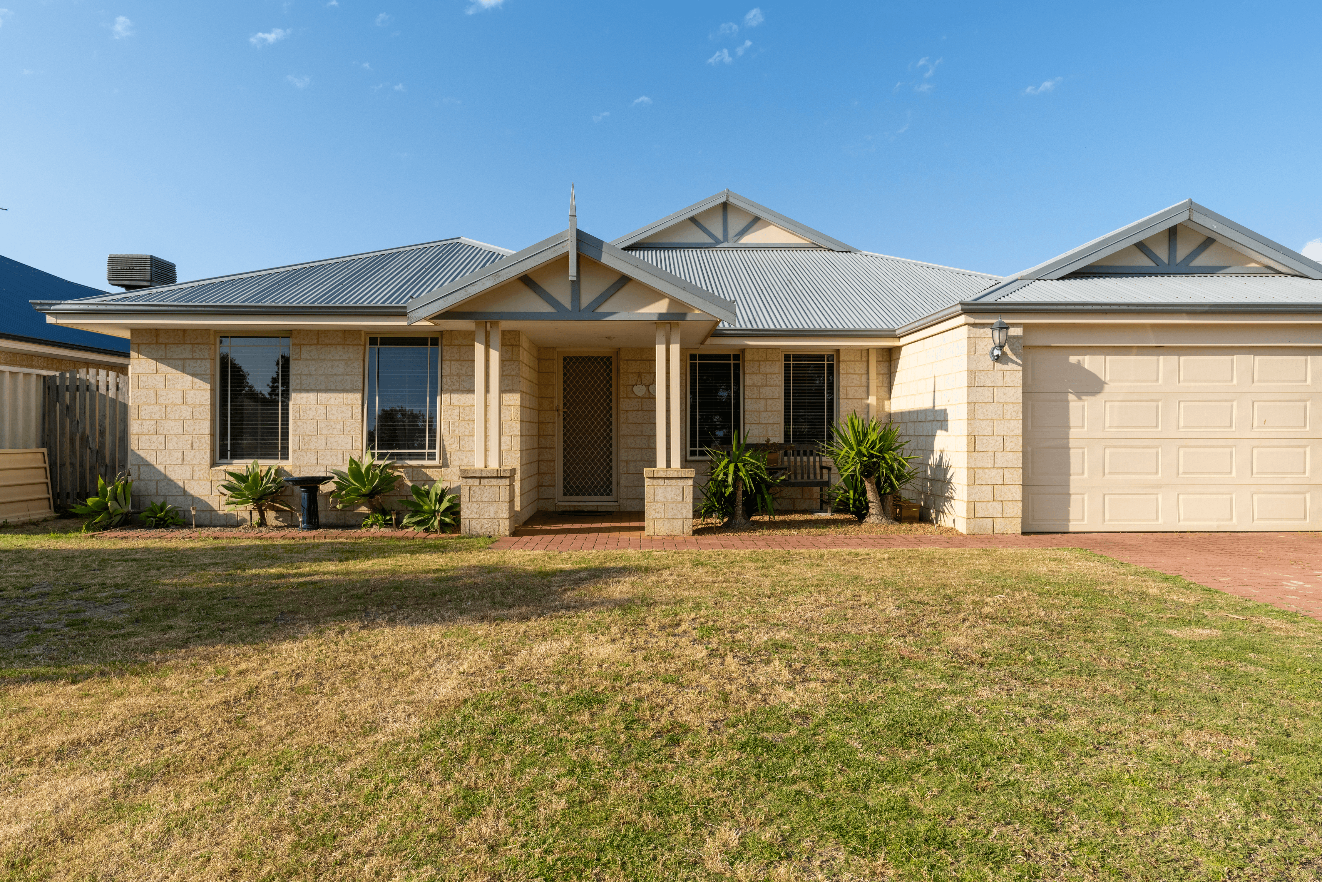 21 Valheru Avenue, ROCKINGHAM, WA 6168