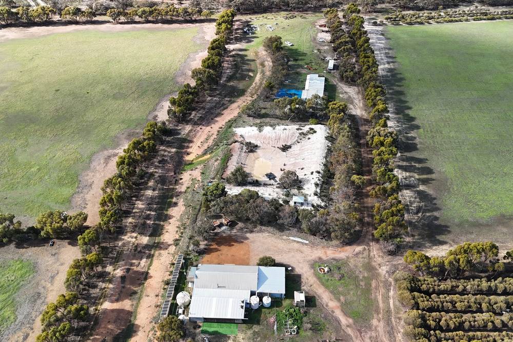 8827 Wallis Road, Katanning, WA 6317
