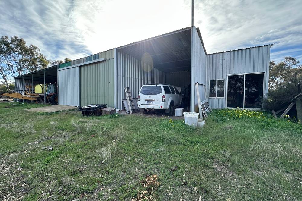 8827 Wallis Road, Katanning, WA 6317