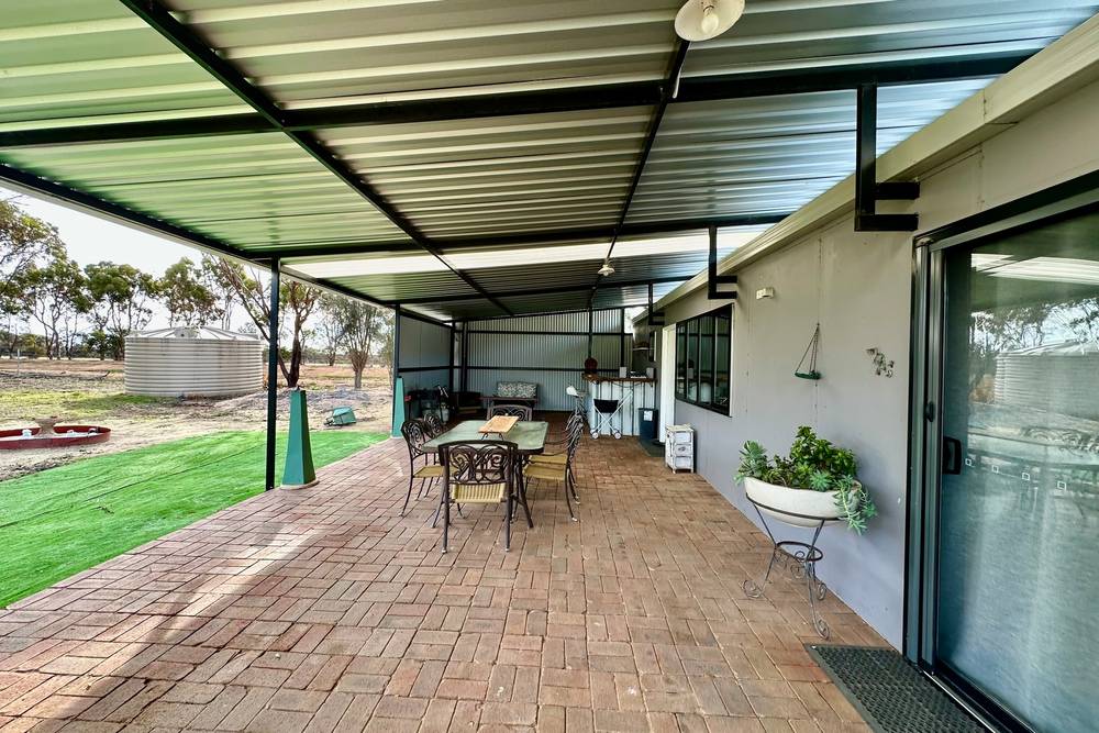 8827 Wallis Road, Katanning, WA 6317