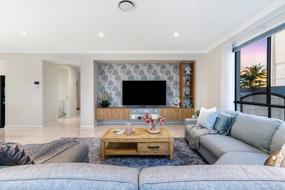 35 Poinciana Place, JACOBS WELL, QLD 4208