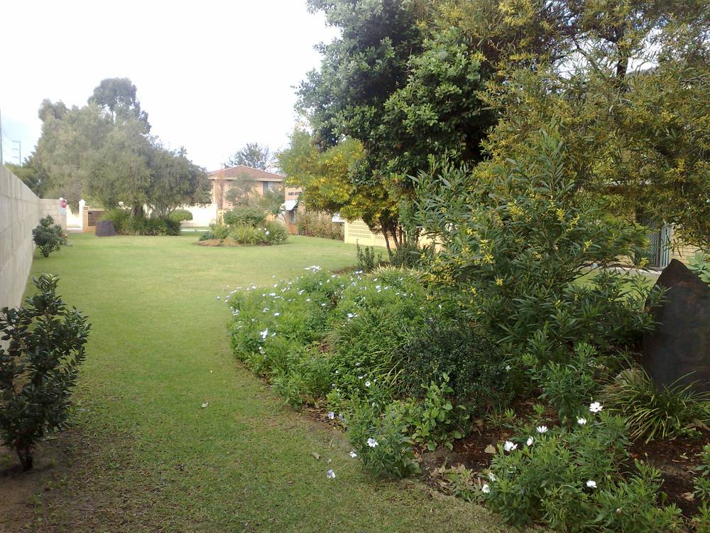 A21/305 Harborne Street, Glendalough, WA 6016