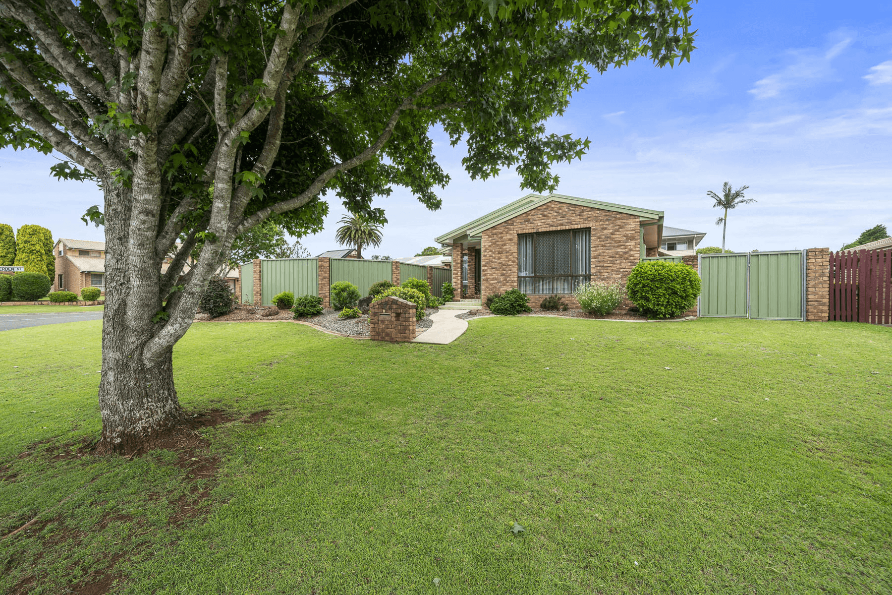 26 Wiemers Crescent, CENTENARY HEIGHTS, QLD 4350