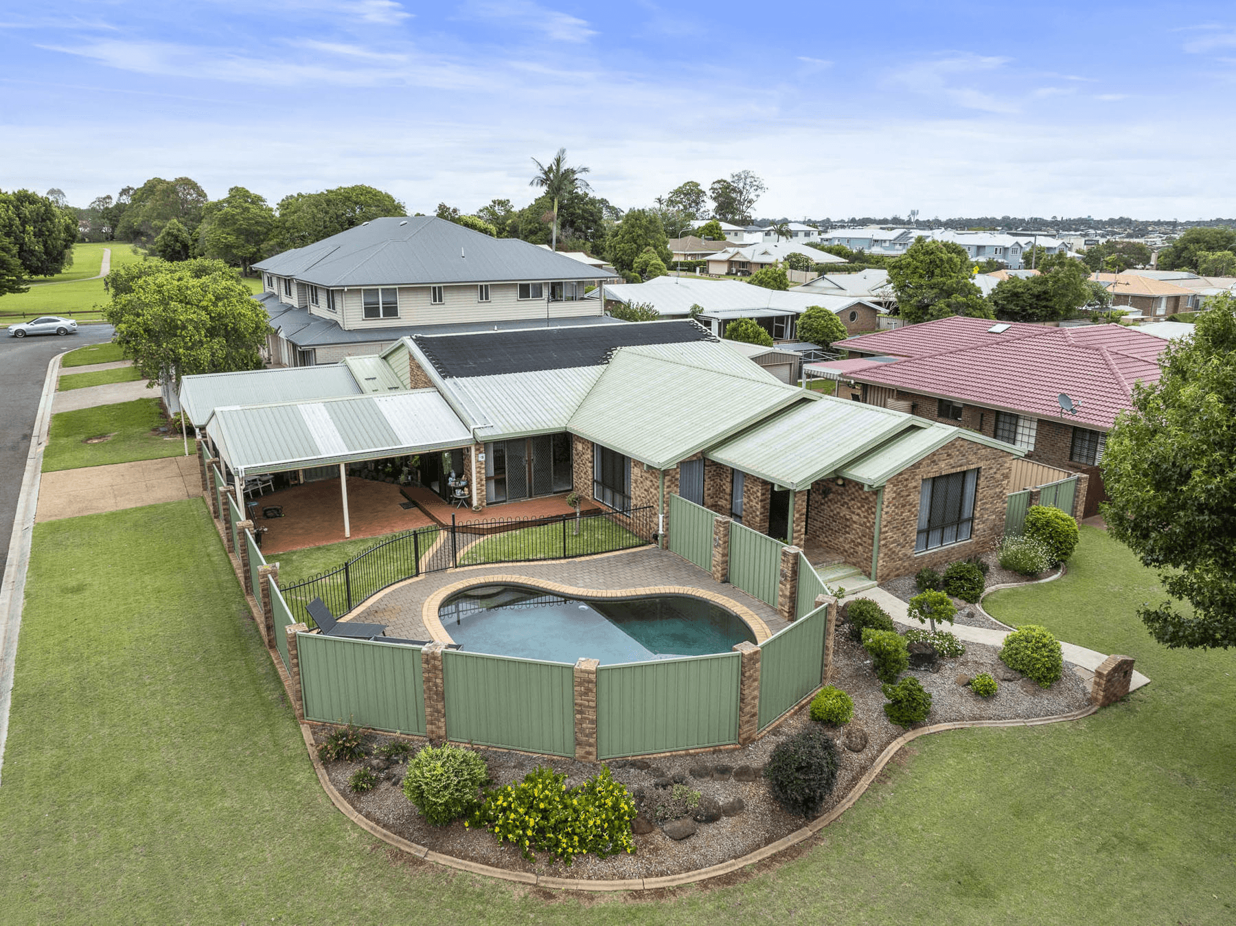 26 Wiemers Crescent, CENTENARY HEIGHTS, QLD 4350