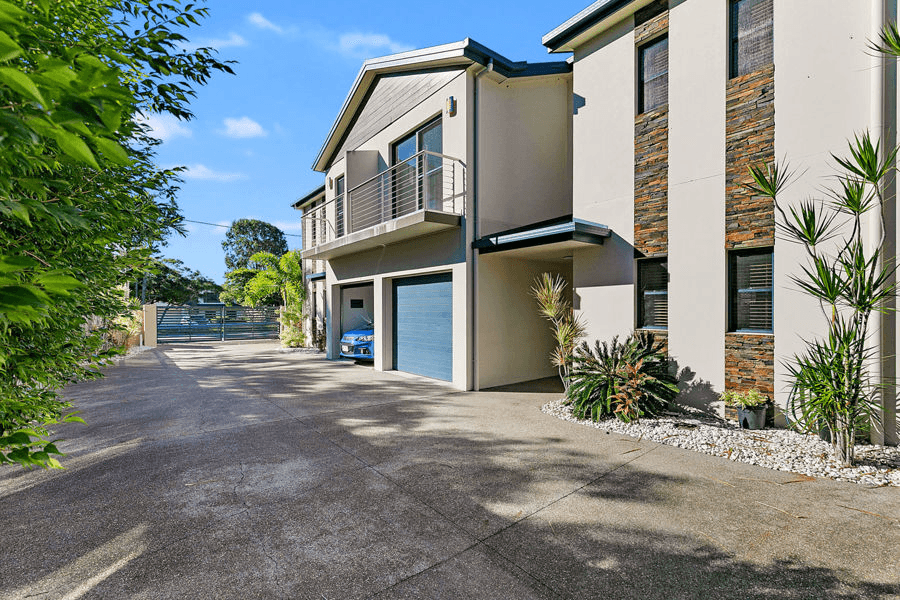 2/243 Torquay Terrace, TORQUAY, QLD 4655