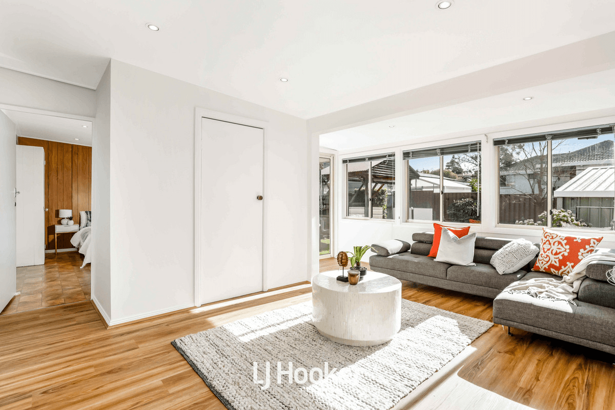 14 Valencia Crescent, TOONGABBIE, NSW 2146