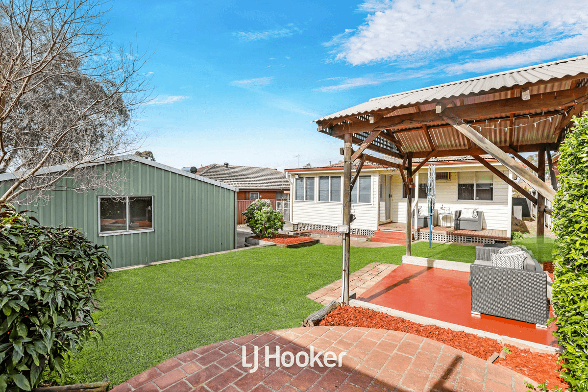 14 Valencia Crescent, TOONGABBIE, NSW 2146