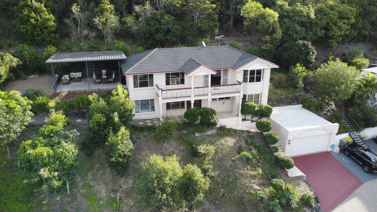 11 Tara Terrace, CARRARA, QLD 4211