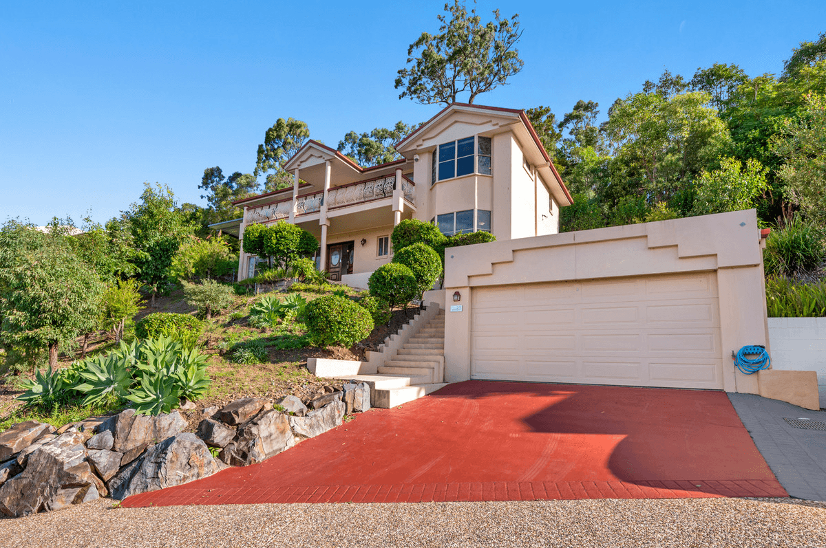 11 Tara Terrace, CARRARA, QLD 4211