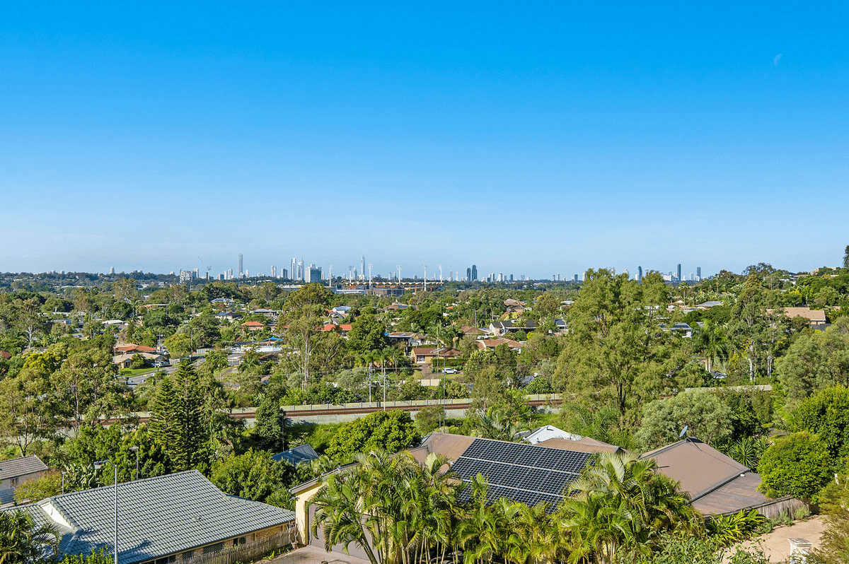 11 Tara Terrace, CARRARA, QLD 4211