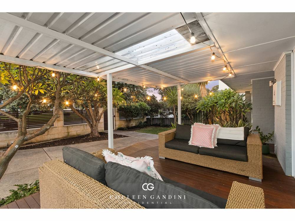 4 Lambert Street, Alfred Cove, WA 6154