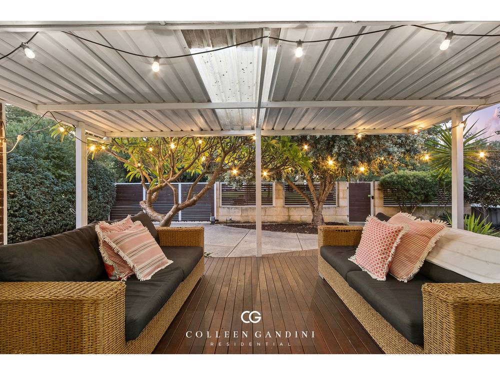 4 Lambert Street, Alfred Cove, WA 6154