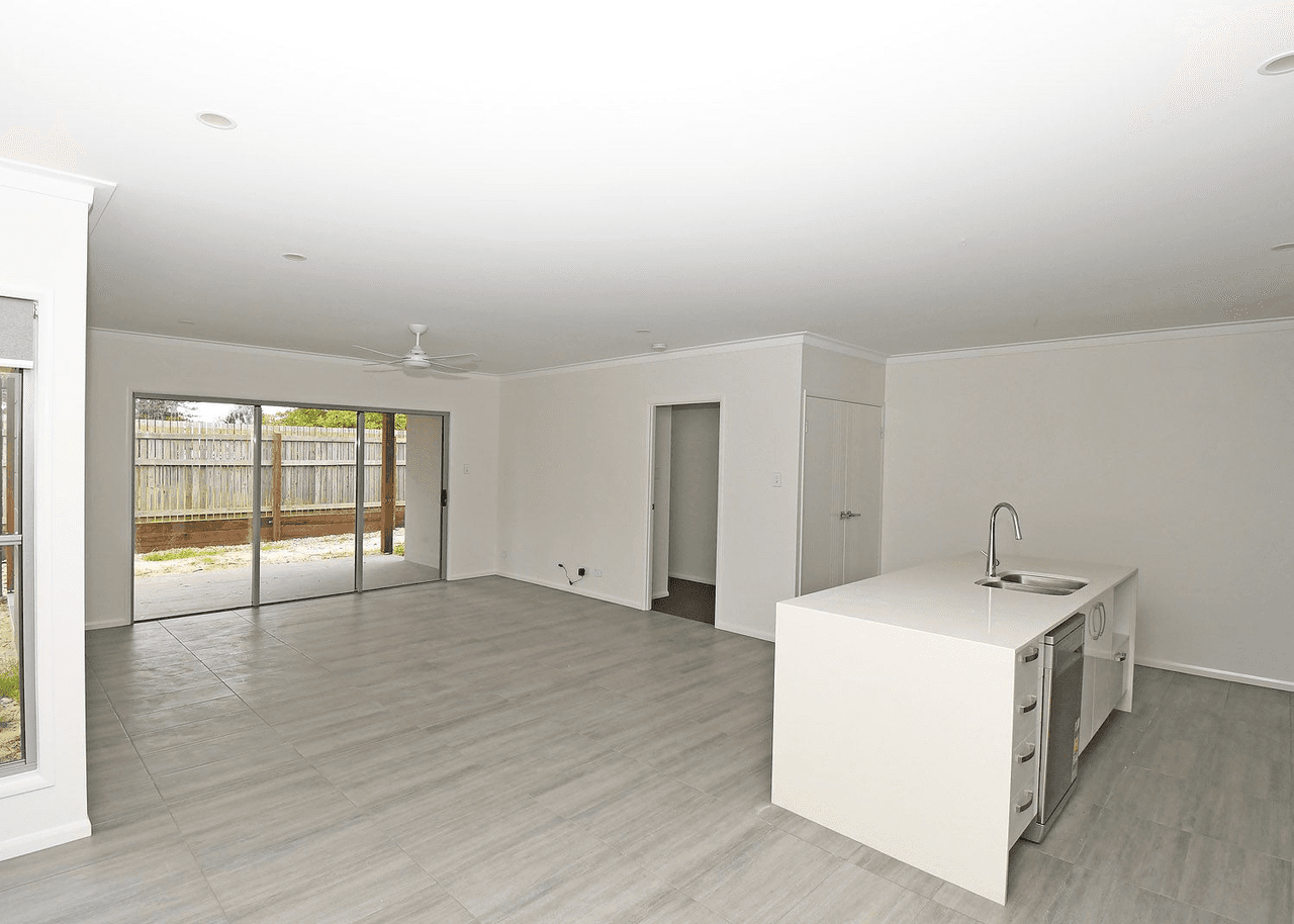 1-7/12 Honiton Street, Torquay, QLD 4655