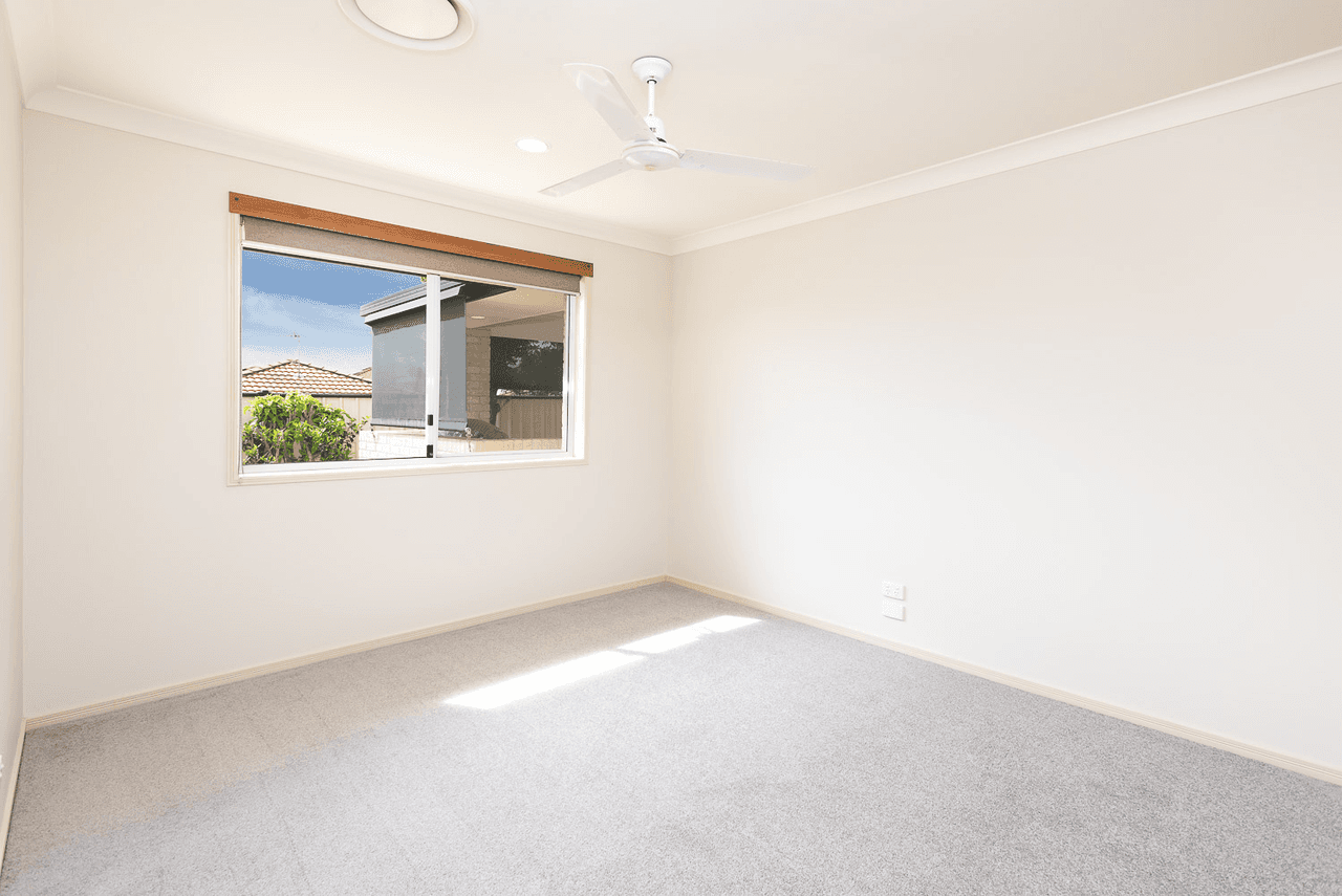 8 Applegum Place, MOLENDINAR, QLD 4214