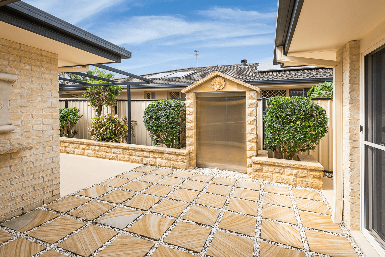 8 Applegum Place, MOLENDINAR, QLD 4214