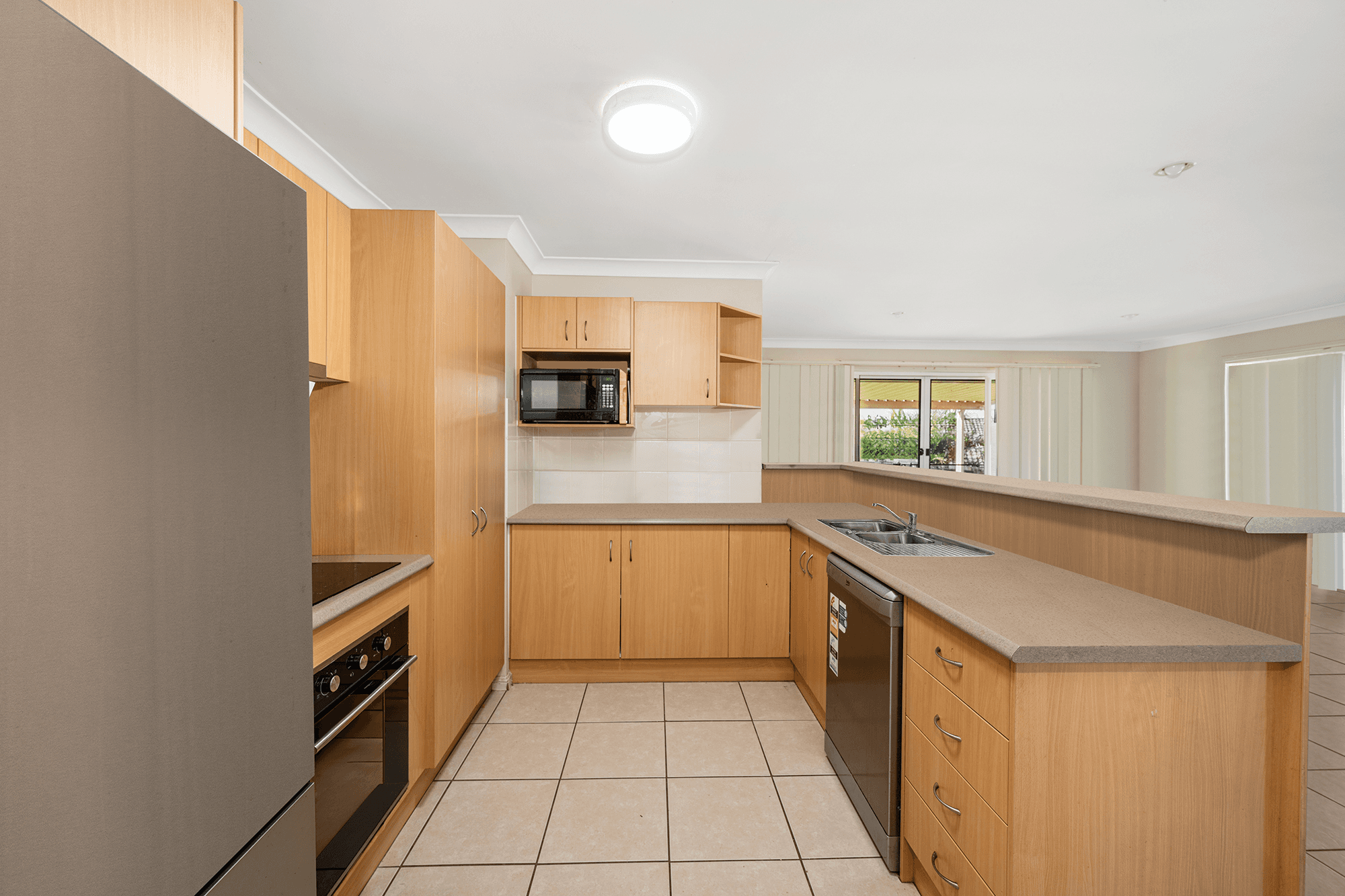 8 Begonia Street, ORMEAU, QLD 4208