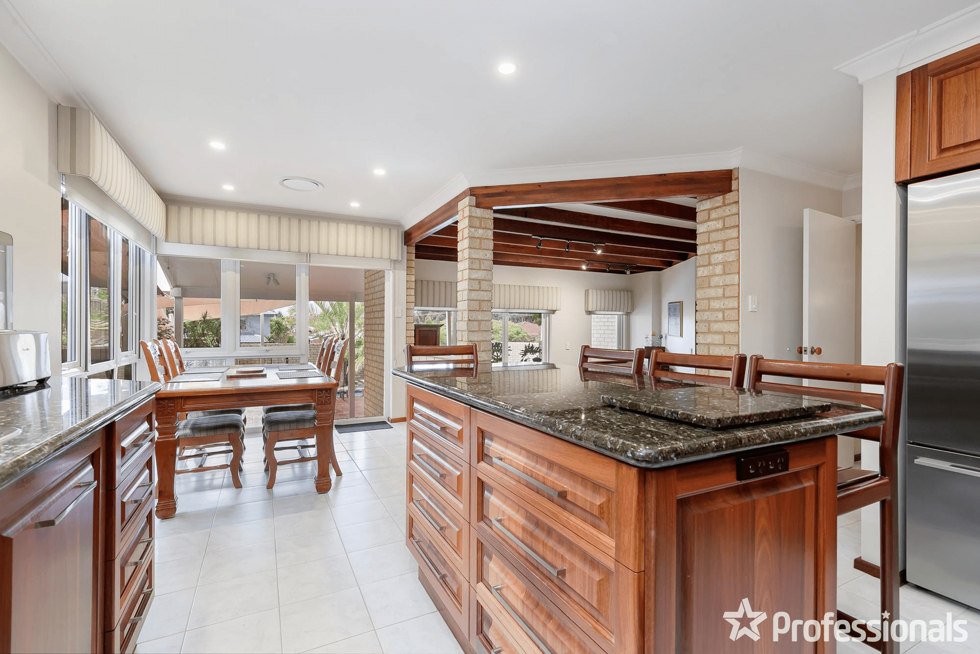 25 Maquire Way, BULL CREEK, WA 6149