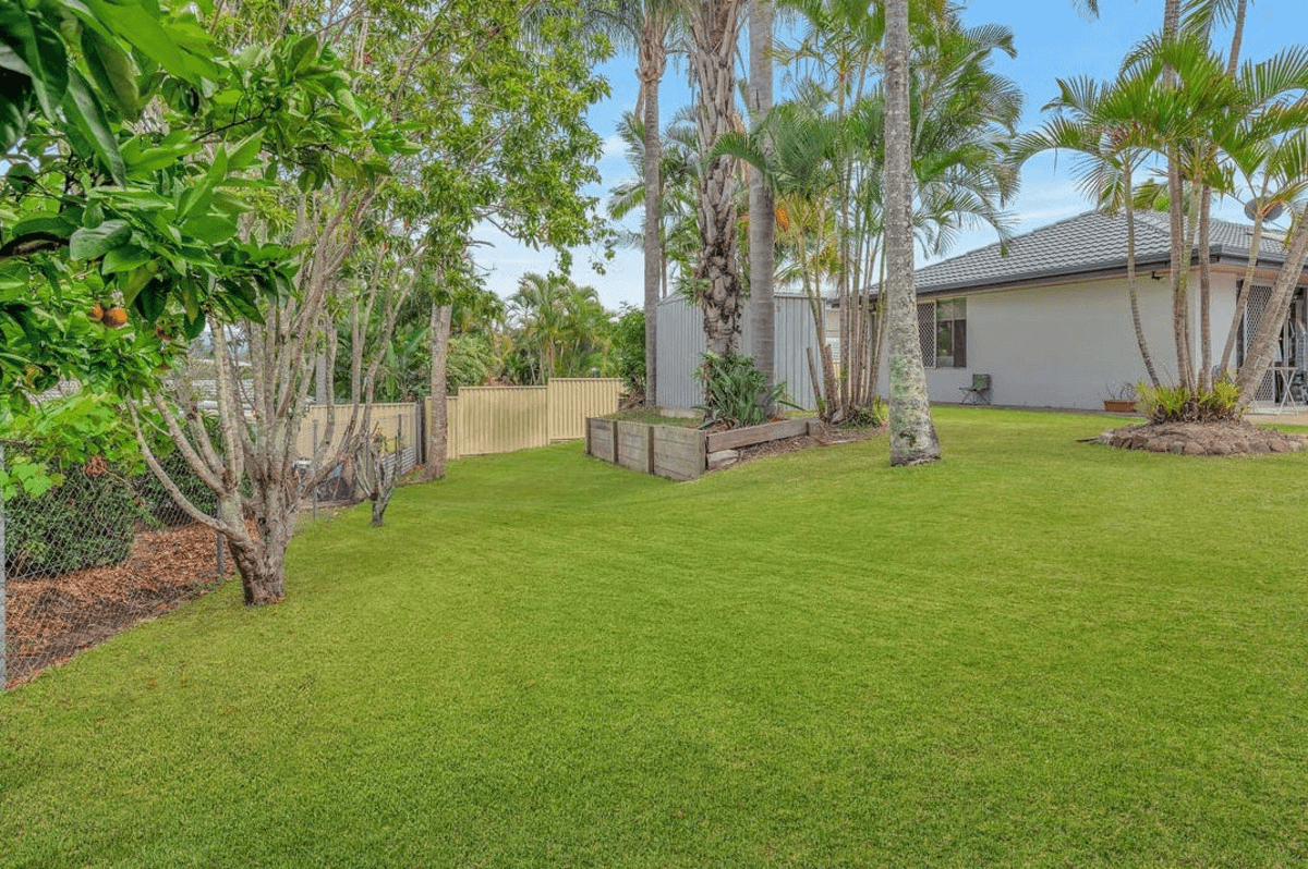 16 Carrabean Avenue, ASHMORE, QLD 4214