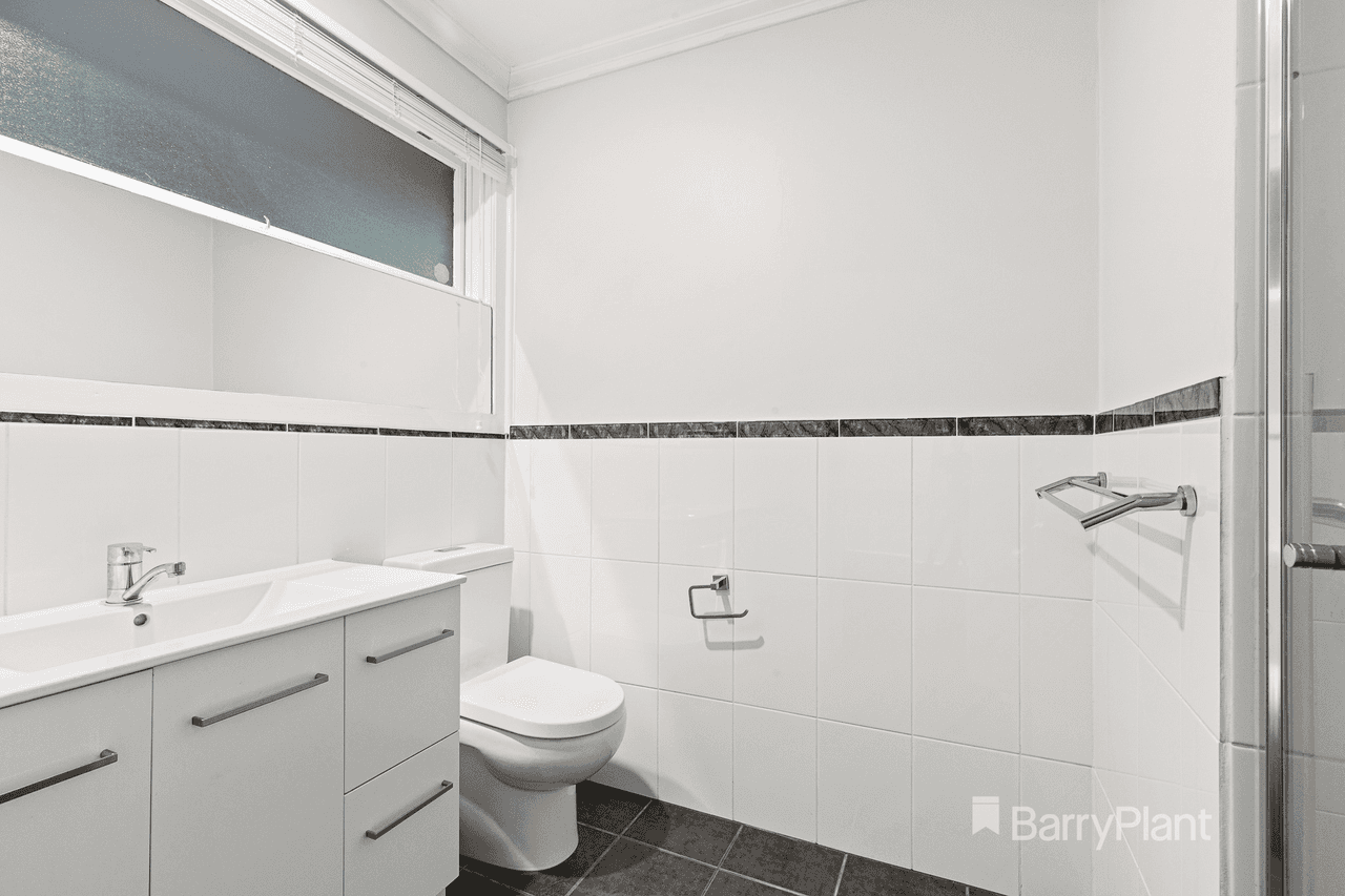 1/33 Walnut Drive, KILSYTH, VIC 3137