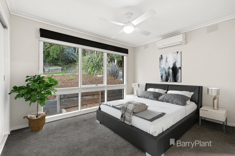 1/33 Walnut Drive, KILSYTH, VIC 3137