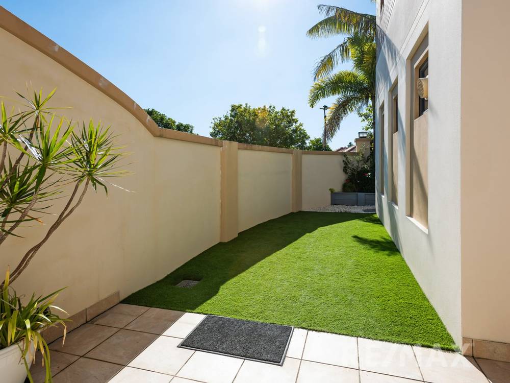 8/27 Ranier Crescent, VARSITY LAKES, QLD 4227