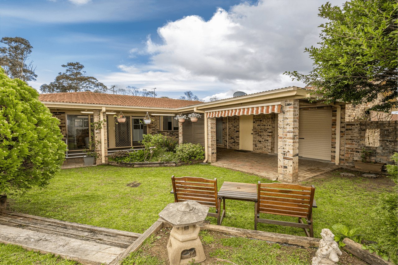 4 Justine Close, BARGO, NSW 2574